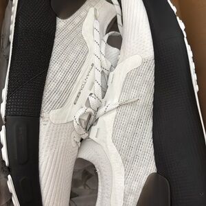 Under Armour Running Phantom Sneakers in White and Black men’s size 12